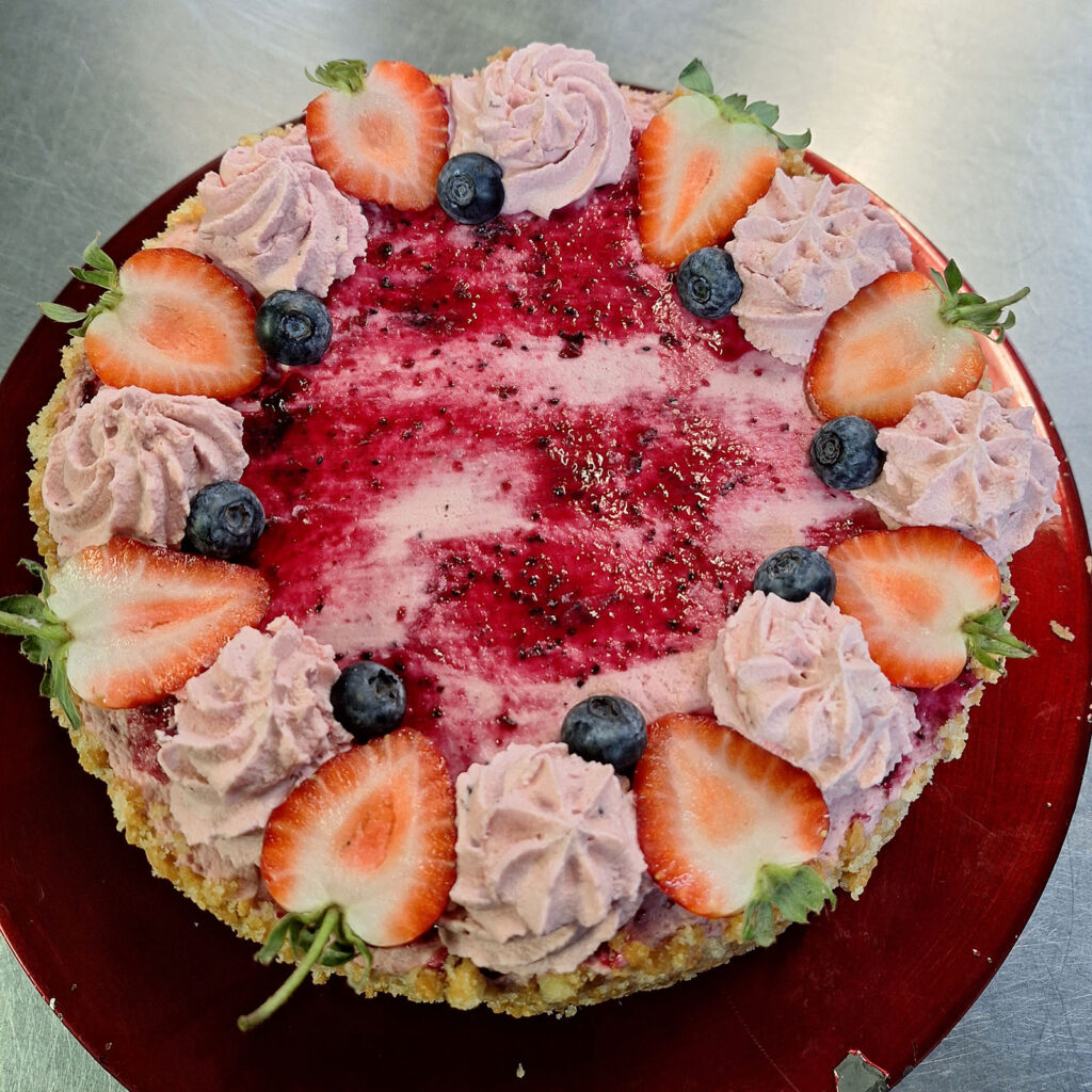 blackcurrent-cake-02