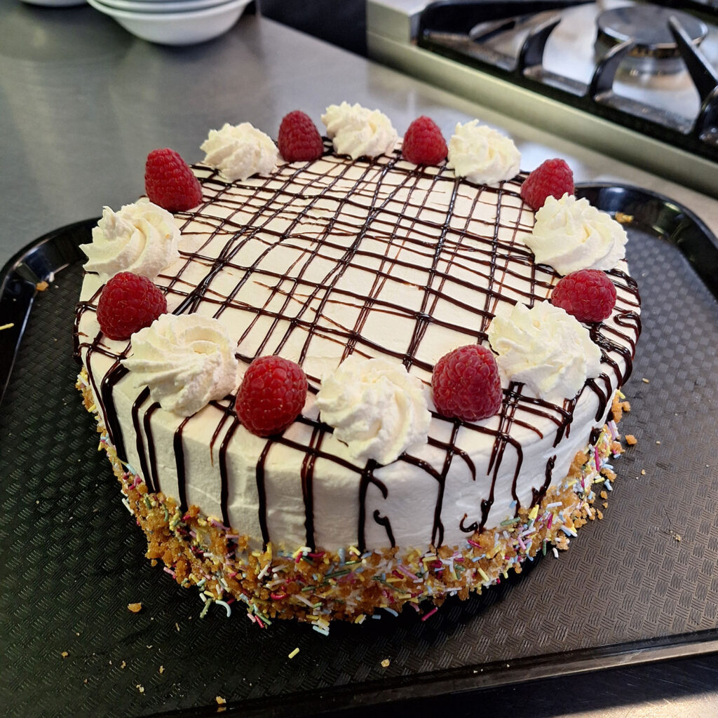 mango-raspberry-cake-01