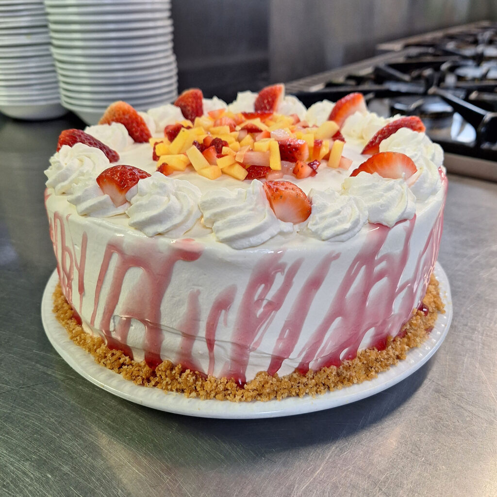 mango-strawberry-cake-02
