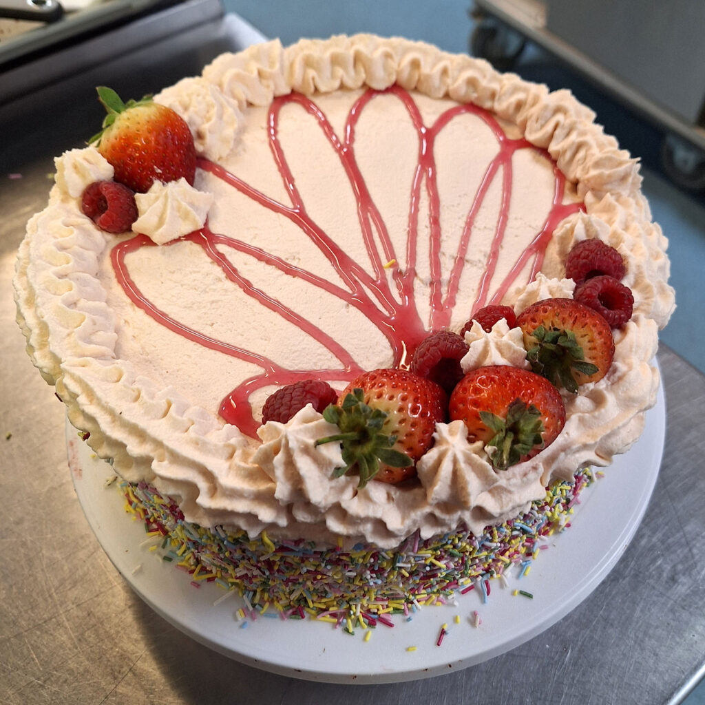 raspberry-cake-02